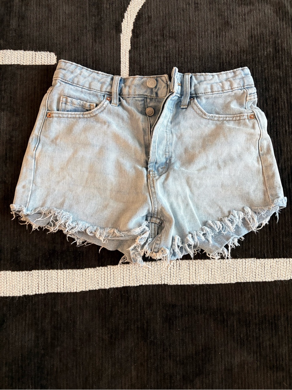 Light Wash Frayed Hem Women's Denim Shorts